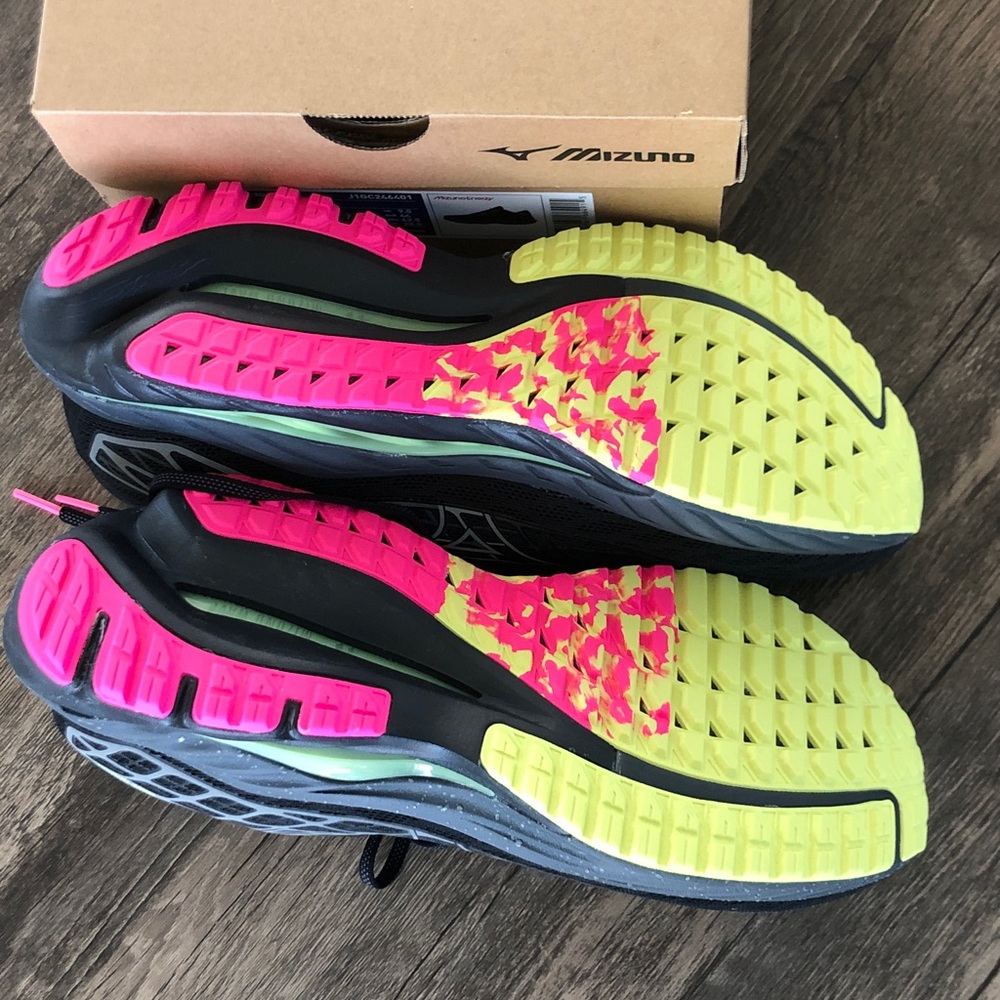 Mizuno Wave Inspire 20 Running Shoes - Picture 6 of 10